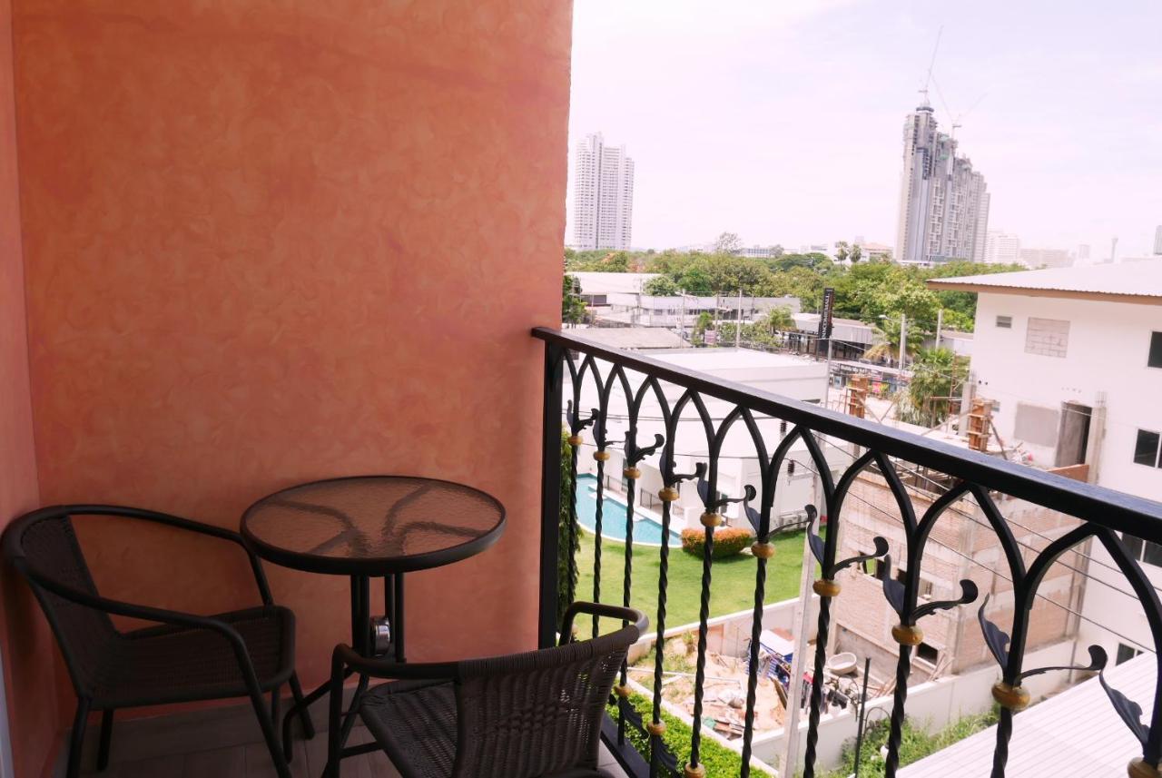 Seven Seas Resort Pattaya & Sofa Bed ジョムティエンビーチ エクステリア 写真