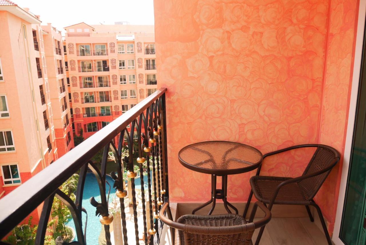 Seven Seas Resort Pattaya & Sofa Bed ジョムティエンビーチ エクステリア 写真